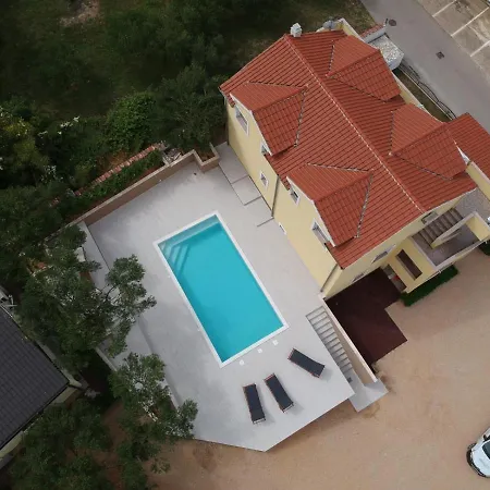 Apartment In With Sea Views, Terrace, Air Conditioning, Wifi 566-3 *